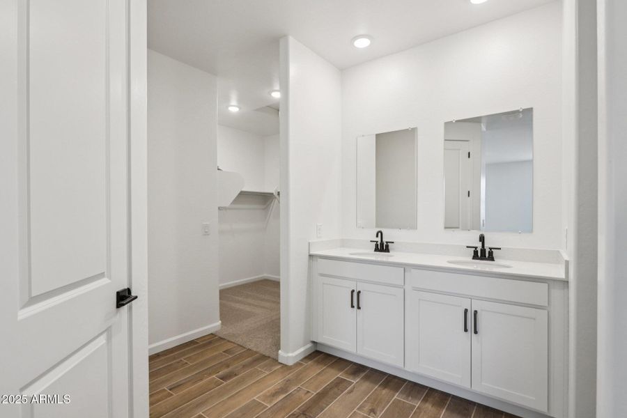 26-web-or-mls-La Senda Dr W-S2008-026