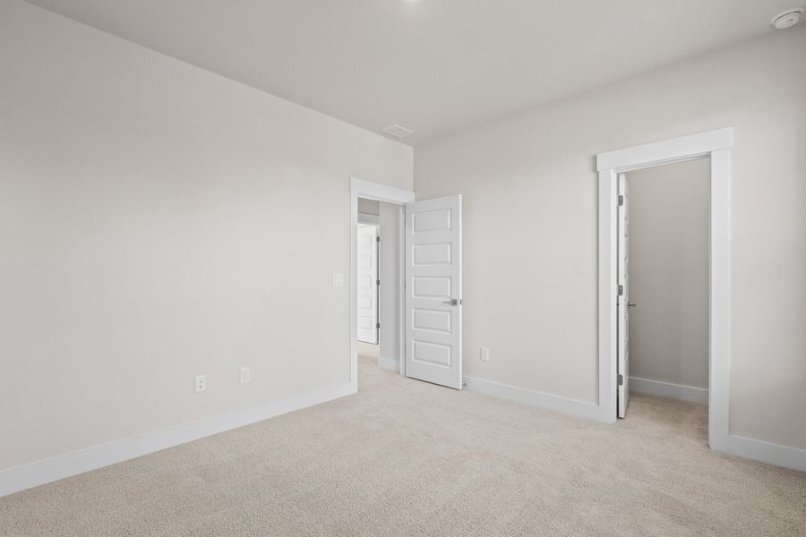 Spacious, unfurnished interior of a new home in Harbor Oaks Marina, Myrtle Beach (Image 28).