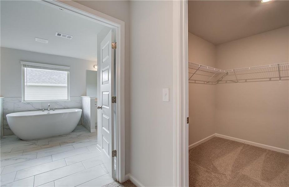 Spacious, unfurnished interior of a new home in Grandview at Millers Mill, Stockbridge (Image 33).