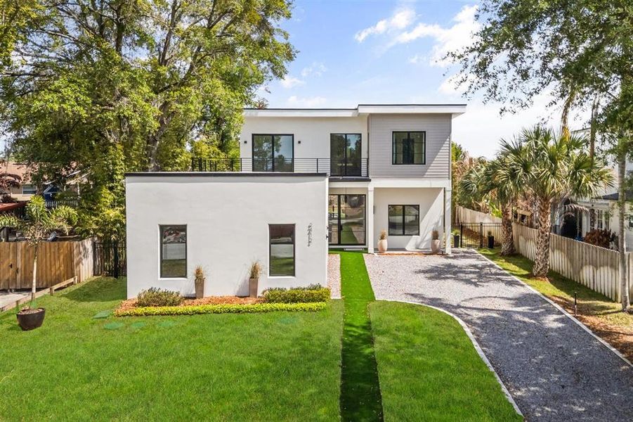 Exterior details and patio area of a home in , Winter Park (Image 32).
