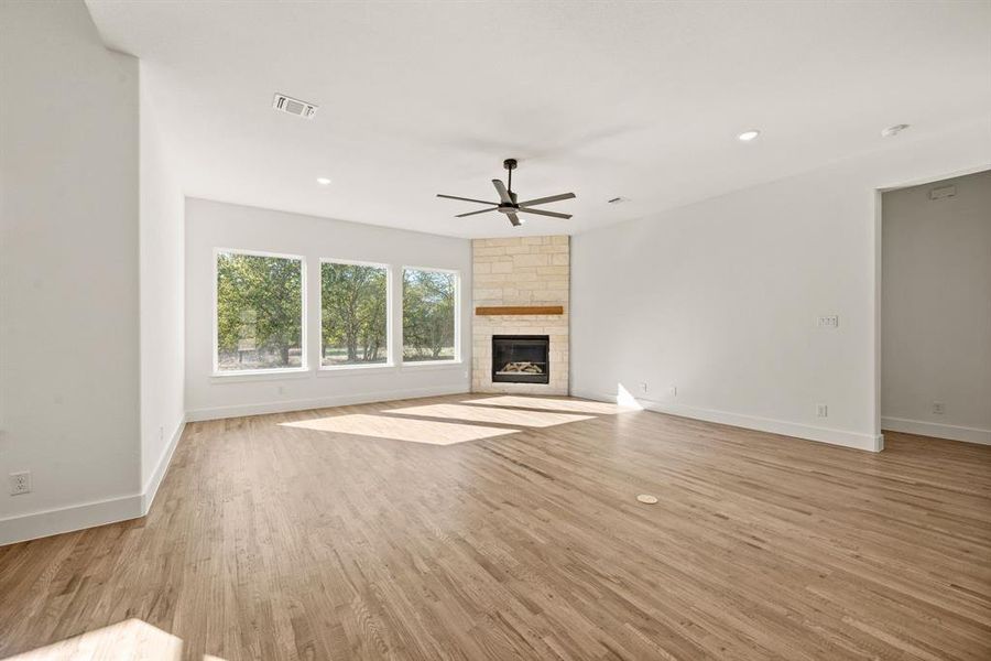 Spacious, unfurnished interior of a new home in Rolling Creek Ranch, Aledo (Image 31). Spacious, unfurnished interior of a new home in Rolling Creek Ranch, Aledo (Image 31).