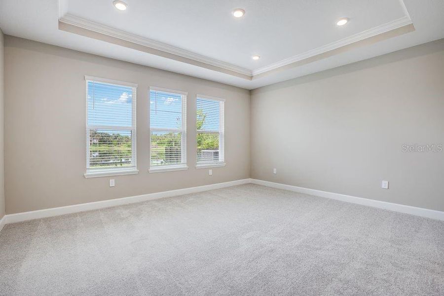 Spacious, unfurnished interior of a new home in Indigo Creek, Apollo Beach (Image 23).