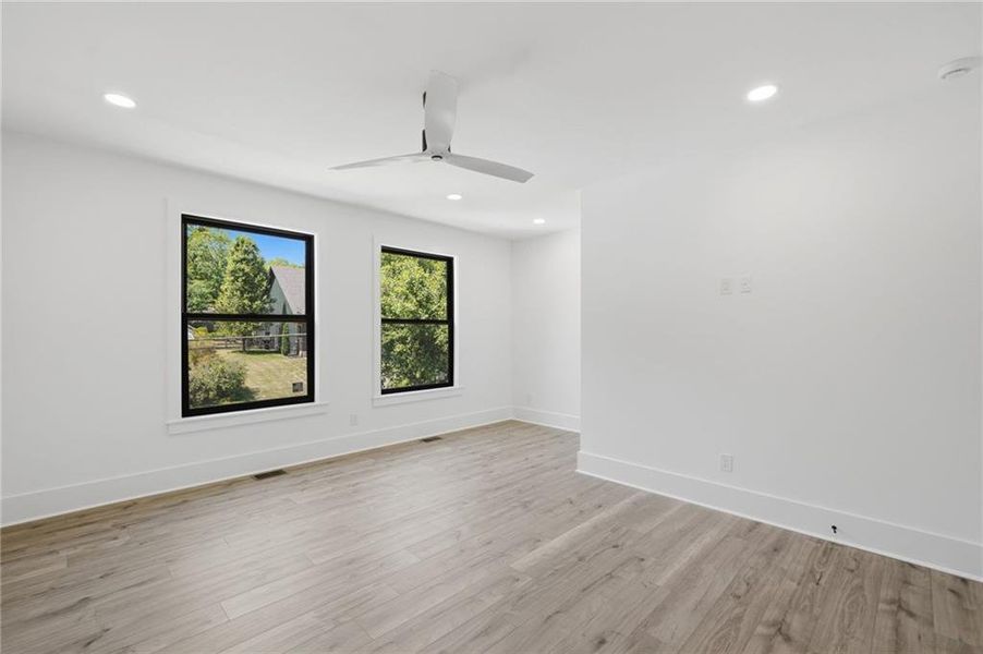 Spacious, unfurnished interior of a new home in , Roswell (Image 23).