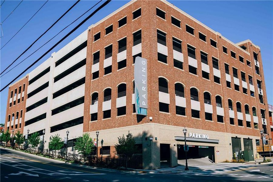 Condo located in Gainesville, GA showcasing its design and architecture (Image 6).