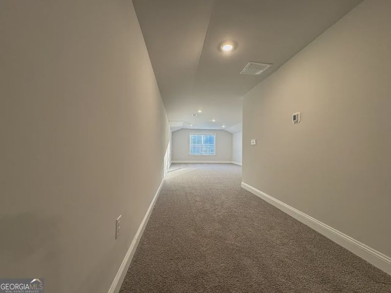 Spacious, unfurnished interior of a new home in Tuscany Hills, Douglasville (Image 27). Spacious, unfurnished interior of a new home in Tuscany Hills, Douglasville (Image 27).