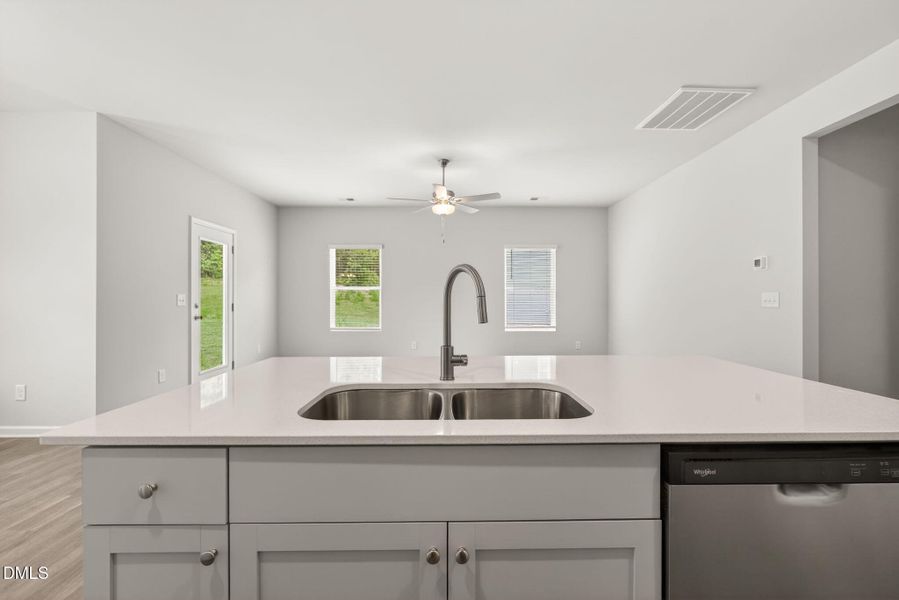 31-web-or-mls-DSC01550 31-web-or-mls-DSC01550