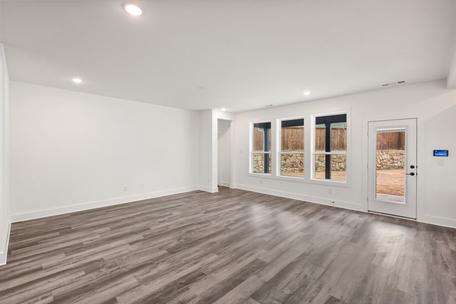 Spacious, unfurnished interior of a new home in Heritage Towne, Midlothian (Image 21). Spacious, unfurnished interior of a new home in Heritage Towne, Midlothian (Image 21).