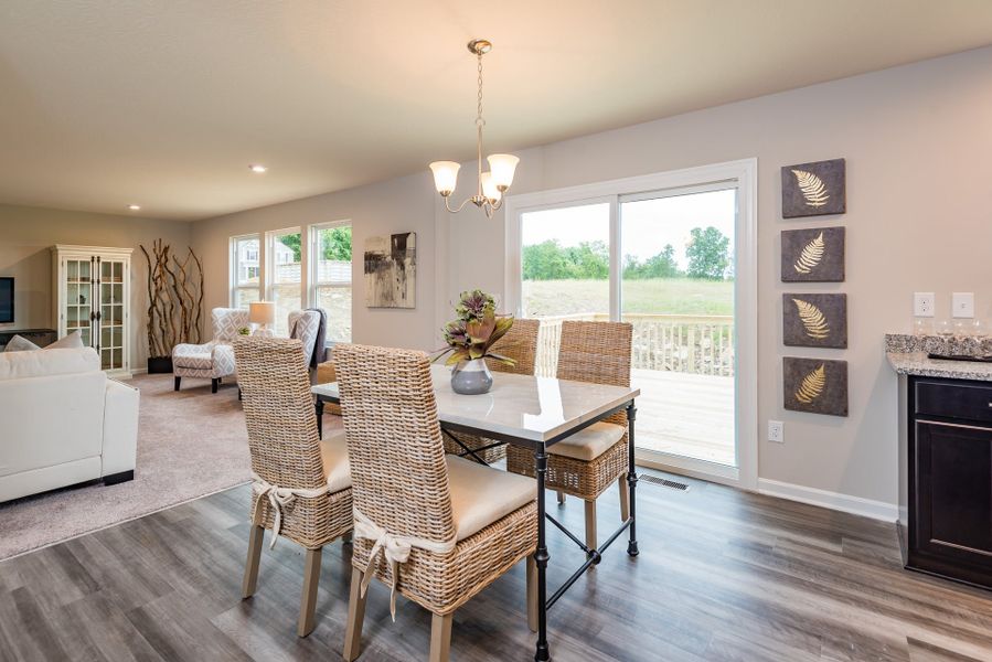 Representative furnished interior of a home built from the Cumberland by Fischer Homes in Bridle Run, Louisville (Image 10).