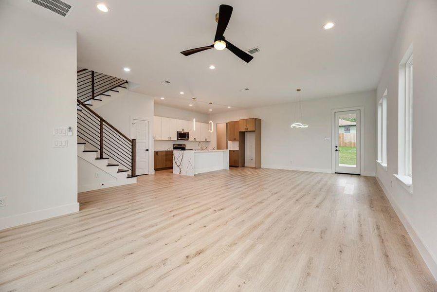 Spacious, unfurnished interior of a new home in , Dallas (Image 24).
