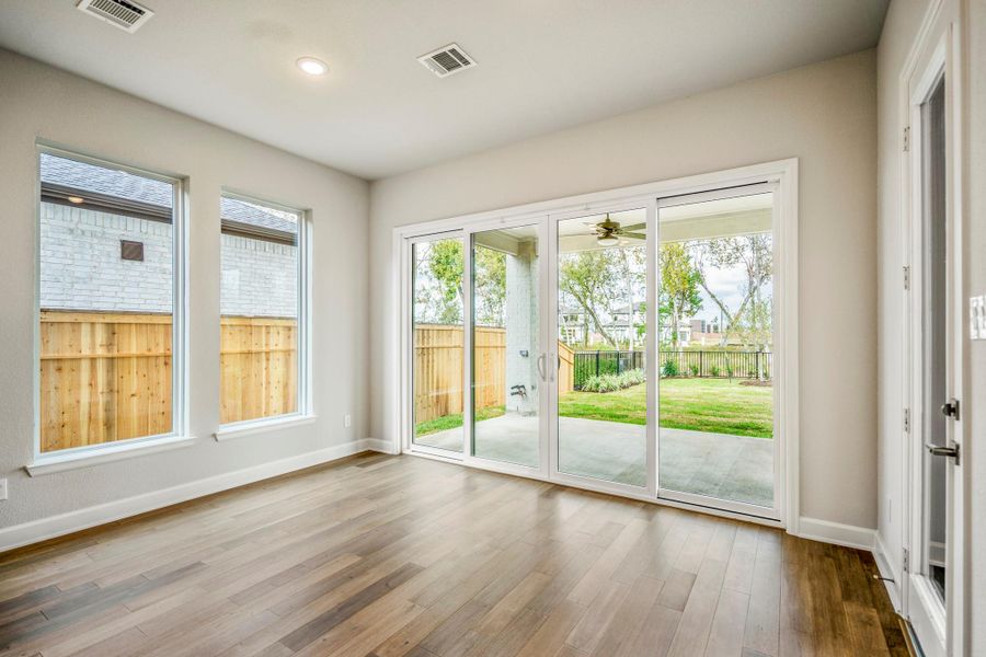 Spacious, unfurnished interior of a new home in Sienna 70' Lots, Missouri City (Image 28). Spacious, unfurnished interior of a new home in Sienna 70' Lots, Missouri City (Image 28).