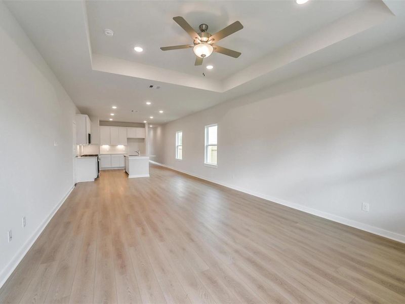 Spacious, unfurnished interior of a new home in Caney Creek Place, Conroe (Image 16).