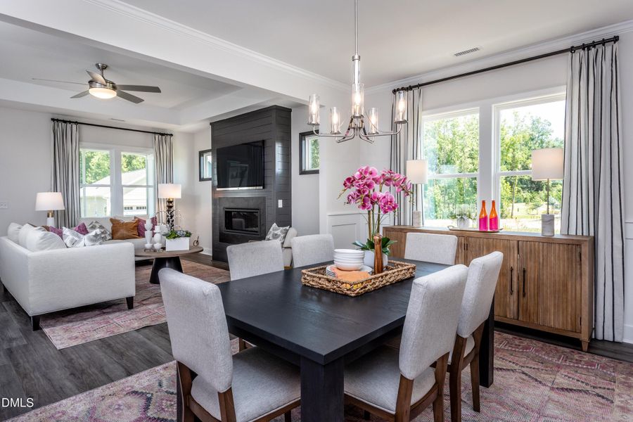 192VillageWalk008