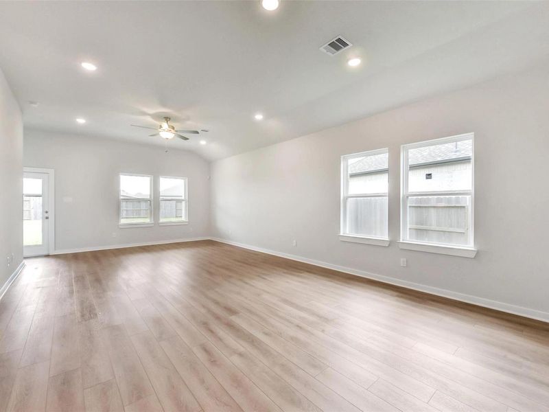 Spacious, unfurnished interior of a new home in Sierra Vista, Rosharon (Image 24). Spacious, unfurnished interior of a new home in Sierra Vista, Rosharon (Image 24).