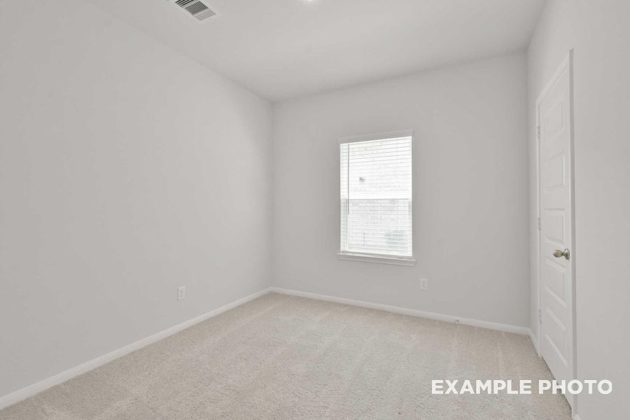 Spacious, unfurnished interior of a new home in Spring Branch Crossing, Conroe (Image 17).