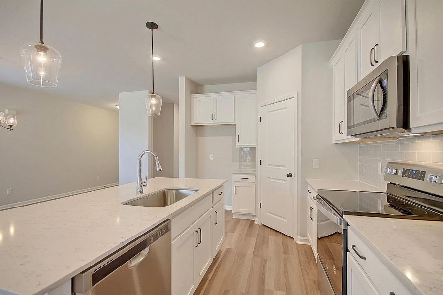 Furnished interior view inside a new home in , Ravenel (Image 5).