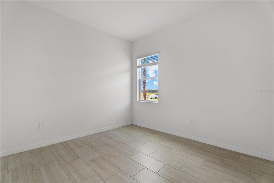Spacious, unfurnished interior of a new home in Calusa Country Club, Lakewood Ranch (Image 15).
