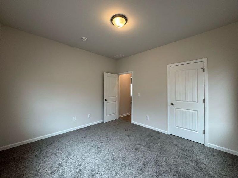 Spacious, unfurnished interior of a new home in , Clarkesville (Image 24).