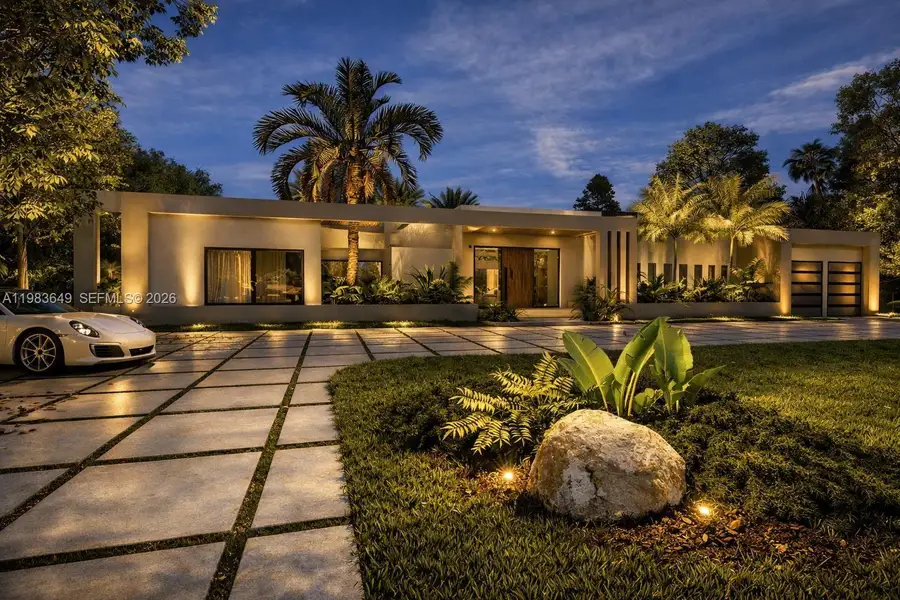 Community amenities in , Pinecrest (Image 10).