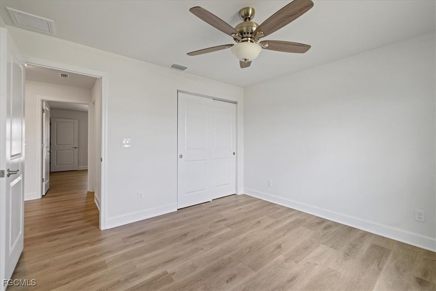 Spacious, unfurnished interior of a new home in Cape Coral, Cape Coral (Image 34).