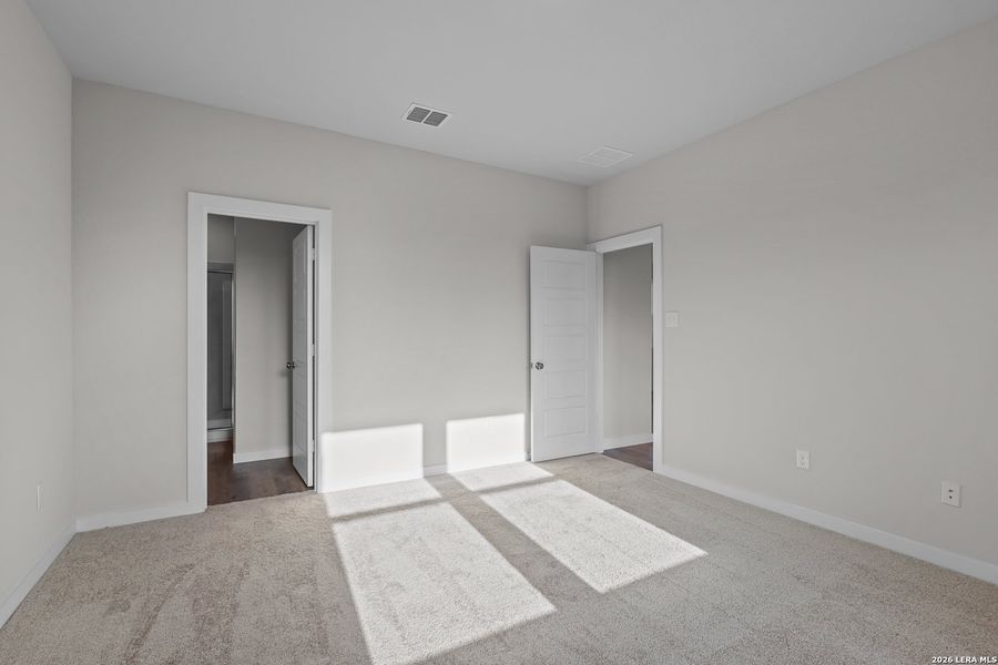 Spacious, unfurnished interior of a new home in Cinco Lakes, San Antonio (Image 23).