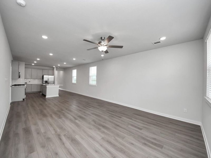 Spacious, unfurnished interior of a new home in Robins Landing, Houston (Image 23). Spacious, unfurnished interior of a new home in Robins Landing, Houston (Image 23).