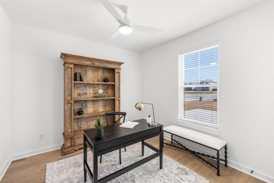 Furnished interior view inside a new home in , Bryan (Image 13).