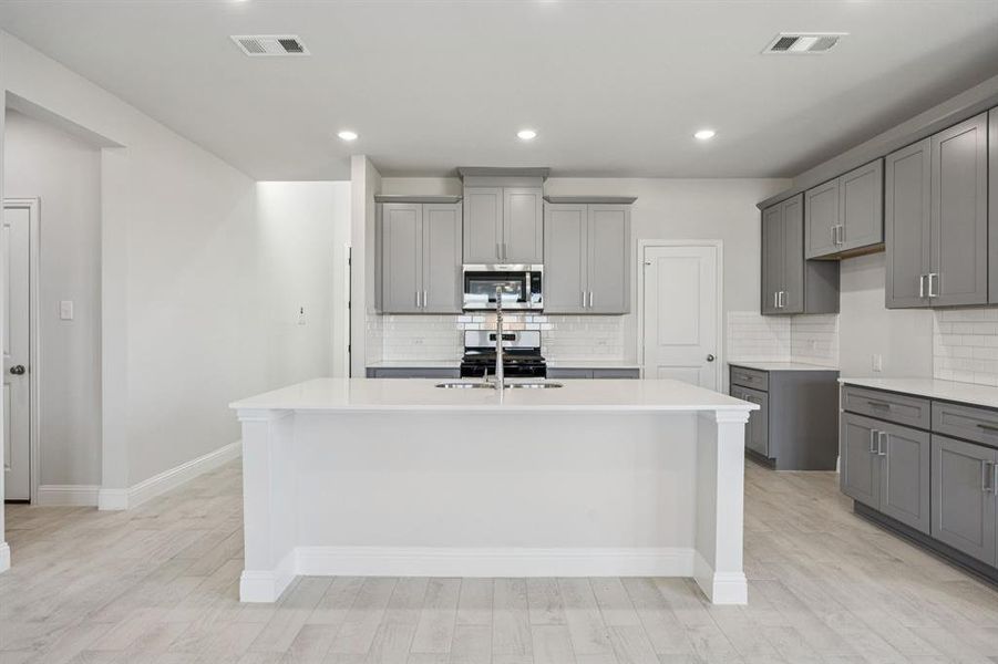 Furnished interior view inside a new home in Santorini, Seagoville (Image 10).