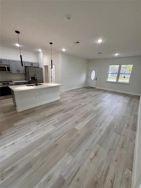 Spacious, unfurnished interior of a new home in , Dunnellon (Image 43).