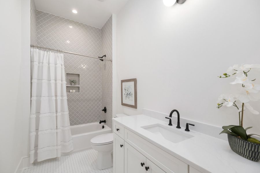 Furnished interior view inside a new home in , Edisto Island (Image 34).