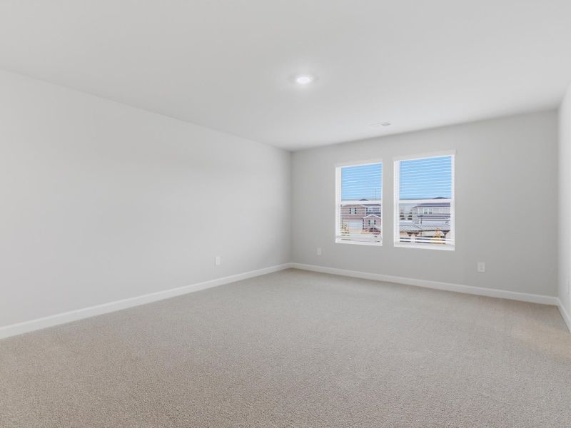 Spacious, unfurnished interior of a new home in Wexford Park, Fountain Inn (Image 14).