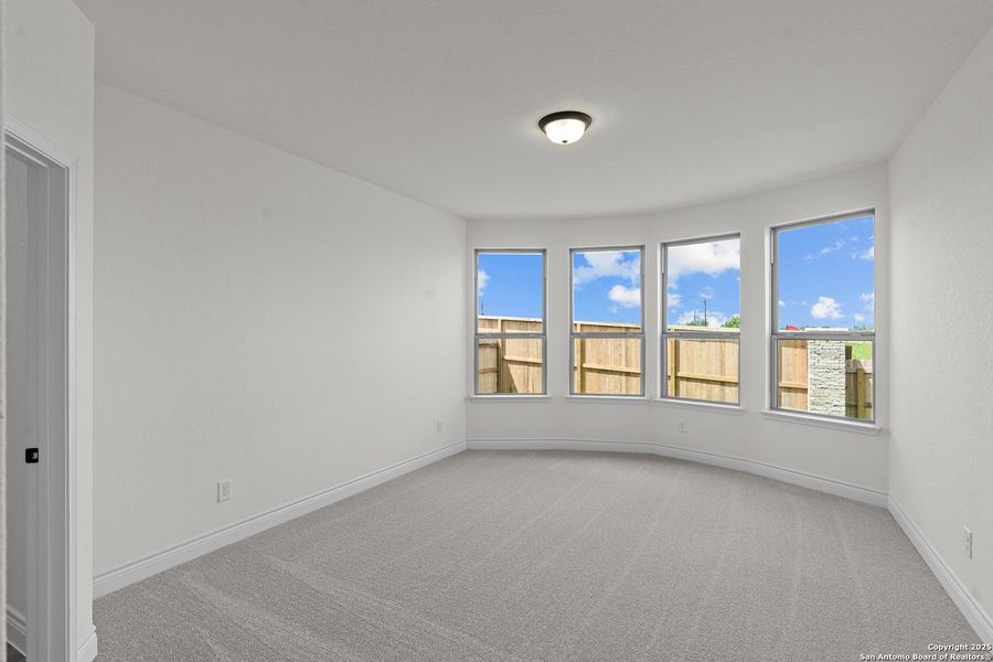 Spacious, unfurnished interior of a new home in Horizon Ridge, San Antonio (Image 15).