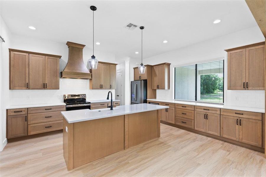 Furnished interior view inside a new home in , Yeehaw Junction (Image 15).