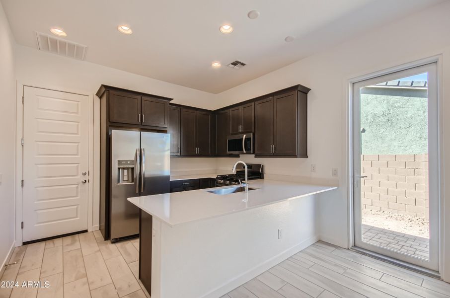 Madera 874 guest suite kitchen