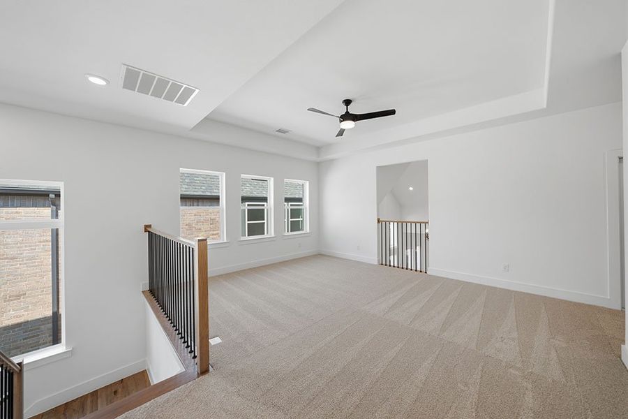 Spacious, unfurnished interior of a new home in Hillside Village, Celina (Image 32).