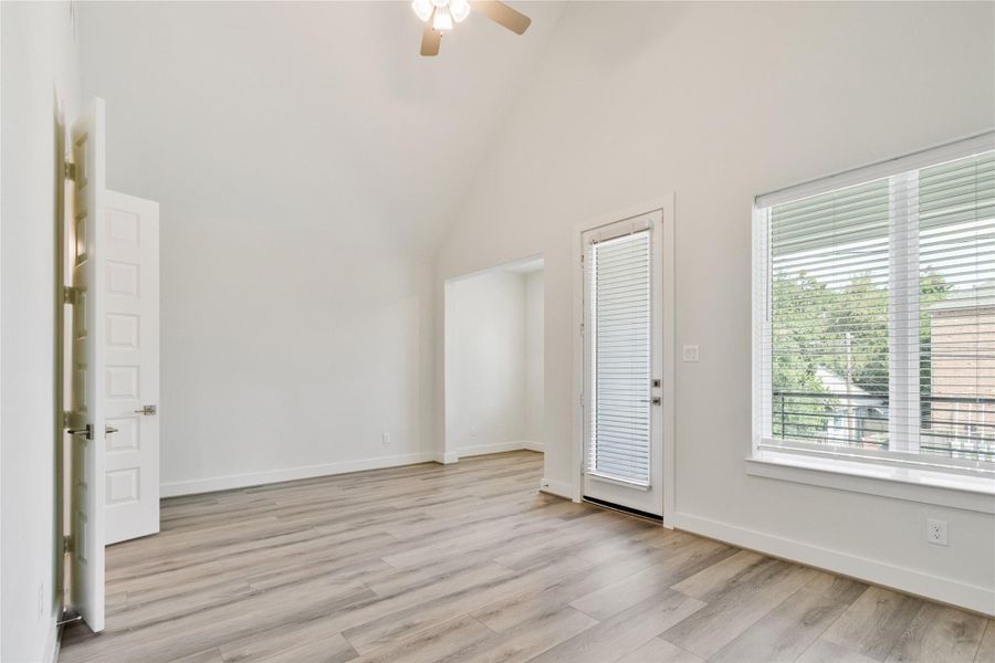 Spacious, unfurnished interior of a new home in Shady Acres, Houston (Image 26). Spacious, unfurnished interior of a new home in Shady Acres, Houston (Image 26).