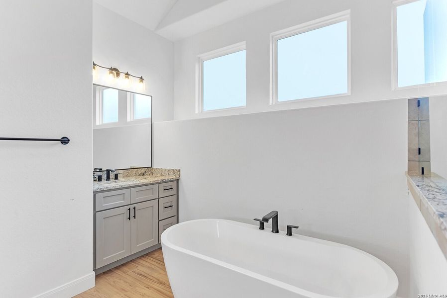 Furnished interior view inside a new home in , Blanco (Image 10).