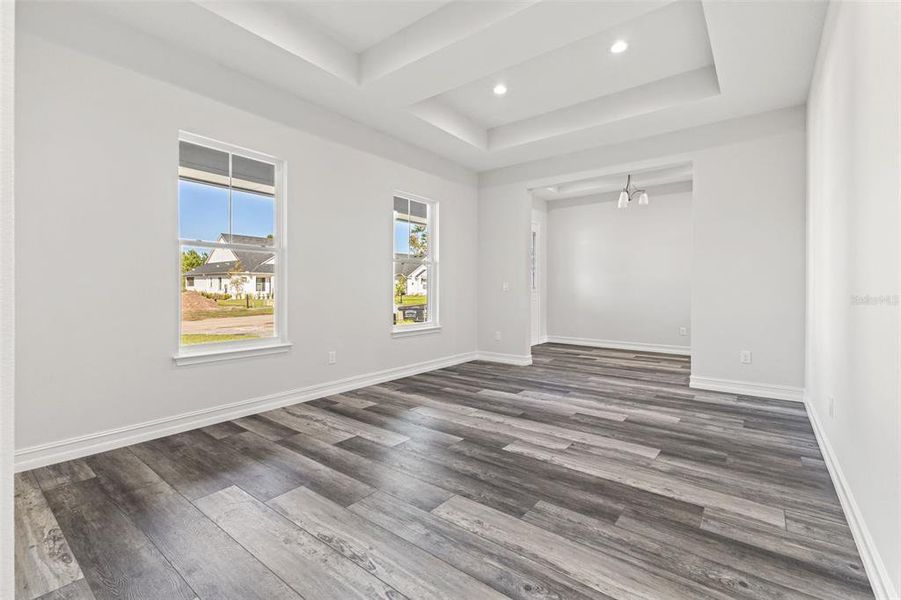 Spacious, unfurnished interior of a new home in Southern Hills Plantation, Brooksville (Image 21).