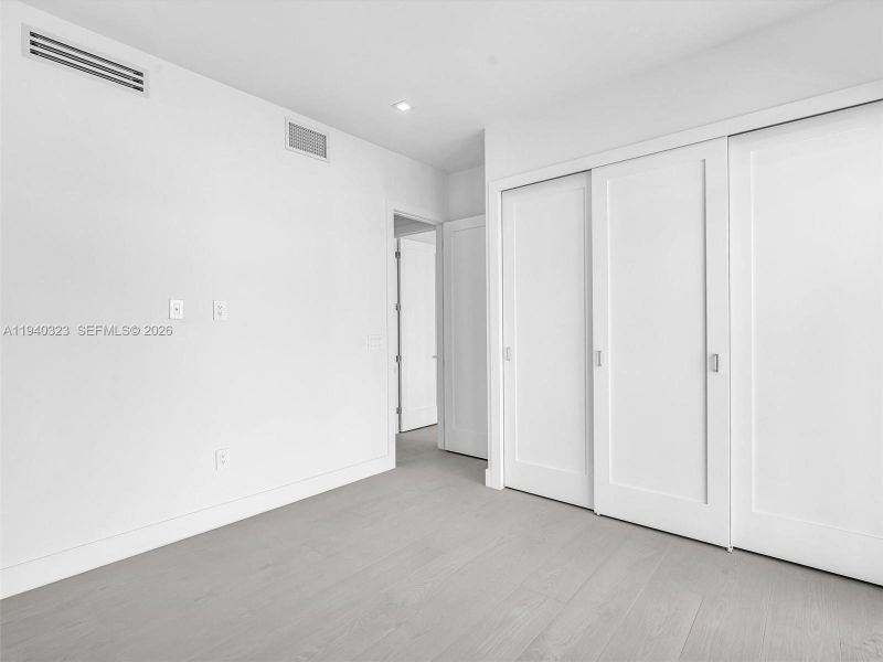 Spacious, unfurnished interior of a new home in , Dania Beach (Image 70).