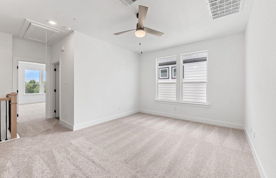 Spacious, unfurnished interior of a new home in Northpoint at Old Settlers, Round Rock (Image 12).