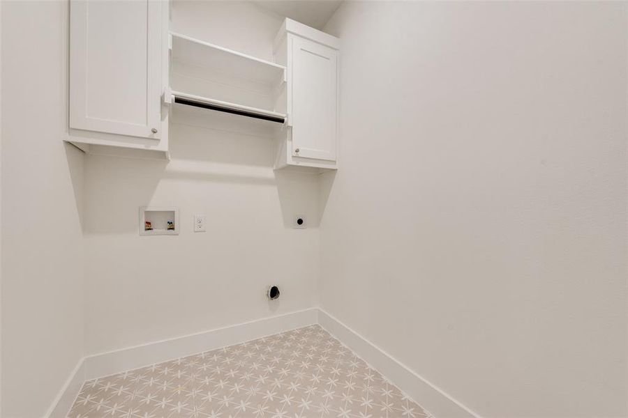 Spacious, unfurnished interior of a new home in , Dallas (Image 13).