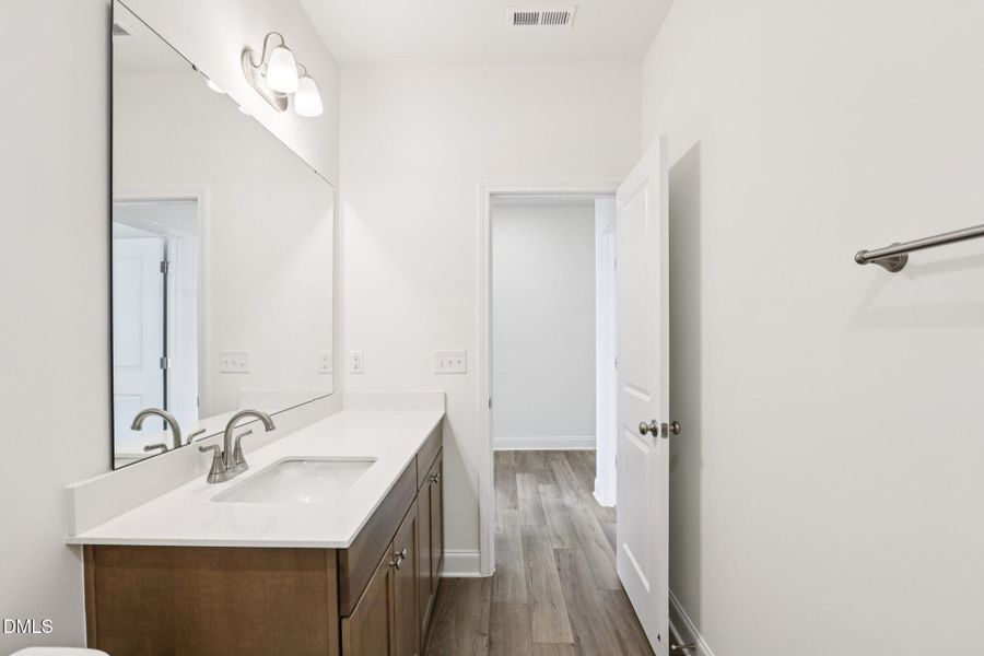 43-web-or-mls-805 Iris Stream Ct-S0807-0