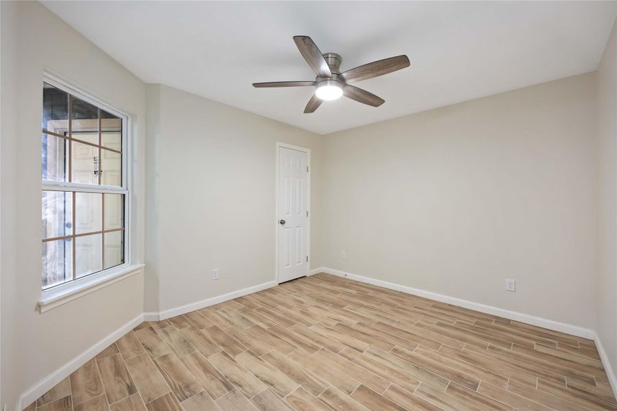 Secondary bedroom with natural light Secondary bedroom with natural light