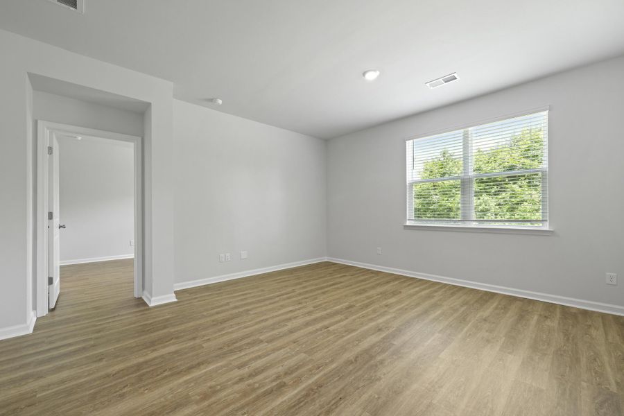 Spacious, unfurnished interior of a new home in Pineview North, Summerville (Image 28).
