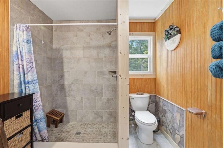 Furnished interior view inside a new home in , Cleveland (Image 6).