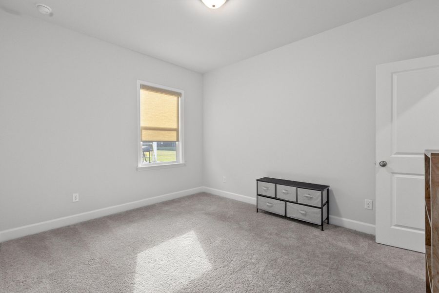 Spacious, unfurnished interior of a new home in Cedar Glen Preserve, Huger (Image 40).