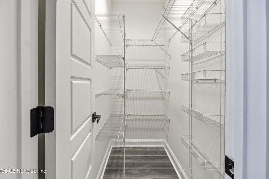 Spacious, unfurnished interior of a new home in , Florahome (Image 31).