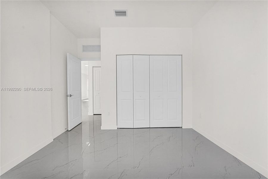 Spacious, unfurnished interior of a new home in , Miami (Image 62).