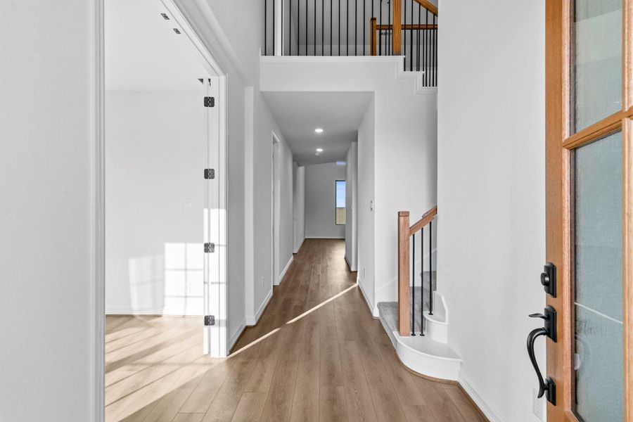 Spacious, unfurnished interior of a new home in Brookewater, Rosenberg (Image 27).