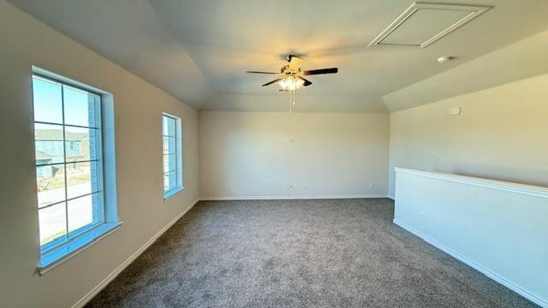 Spacious, unfurnished interior of a new home in California Meadows, Arlington (Image 10).