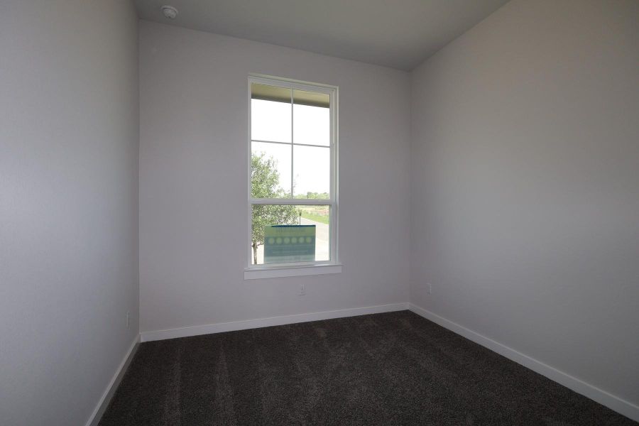 Spacious, unfurnished interior of a new home in Wolf Ranch, Georgetown (Image 16).